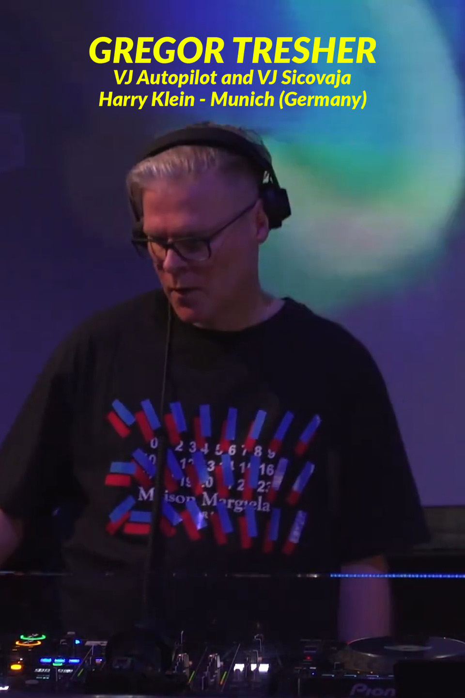 Gregor Tresher: VJ Autopilot and VJ Sicovaja - Harry Klein - Munich (Germany)